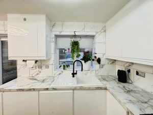 Kitchen- click for photo gallery